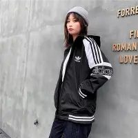 在飛比找Yahoo!奇摩拍賣優惠-現貨 愛迪達 Adidas外套女三葉草風衣夏秋情侶運動連帽防