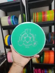 Axiom MVP Discs Neutron Hex 176g #1 Disc Golf Midrange