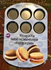 NEW Wilton Whoopie Pie 12 Cavities Cake Pan- Heavy Teflon Nonstick Bakeware