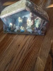 Nativity Wooden Creche Set Manger Vintage Christmas Stable Ceramic Figures Jesus