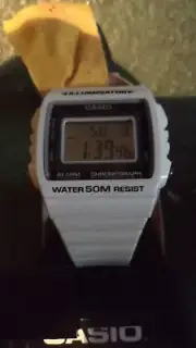 CASIO SPORTS WATCH WHITE BAND BENZEL ILLUMINOR 3224 TESTED 2 OK BATTERY NOS 118
