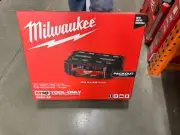Milwaukee 2950-20 - M18 Packout Bluetooth Radio Speaker Plus M18 Battery Charger
