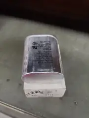 G21-891 Oval 10 mfd uf 370 Volt Motor Run Capacitor New old stock
