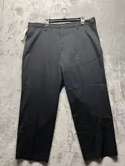 Dockers Men's Relaxed Fit Stretch Khaki Pants Black Size: 40*29 $58