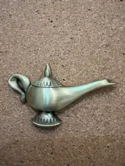 Disney Pin - D23 Gift Box Magic & Mystery - Genie's Lamp Aladdin