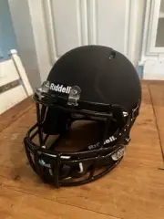 2015 Riddell Speed Medium Matte Black With Chin Strap Full Size Helmet NEW