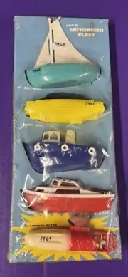 Vintage 5&10 Plastic PMC Products 1967 Motorized Fleet Battery Powered Boats NEW