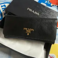 在飛比找蝦皮購物優惠-Prada 水波紋長夾二手