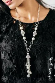Paparazzi: Designated Diva - White Necklace