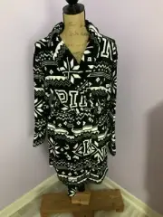 PINK Fleece Robe Black & White Size Medium NWT
