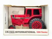 1/16 International Harvester 1566 Tractor With Cab & Duals