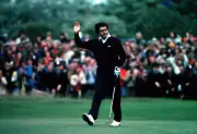 Golf Severiano Ballesteros Waves To The Crowd 1979 Old Photo