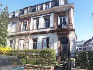 Villa Schiller, 2 studios cote jardin - quartier Orangerie