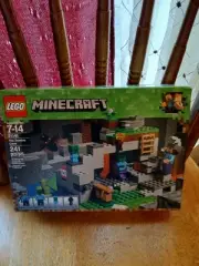 LEGO 21141 Minecraft The Zombie Cave New in box Sealed 241pcs Ages 7-14 see pics