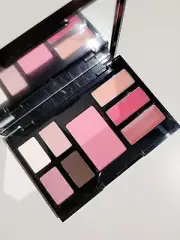 Bobbi Brown Pretty Powerful Face Palette New LE
