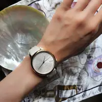 在飛比找蝦皮購物優惠-Komono白色真皮優雅型簡約大錶面手錶