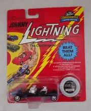 Johnny Lightning T.N.T. The Challengers Purple Triple Threat Series 6