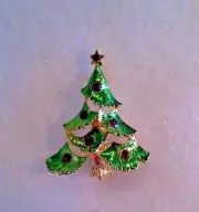 GREEN CHRISTMAS TREE DARK RED CRYSTAL BROOCH MADE IN CZECH BOHEMIAN