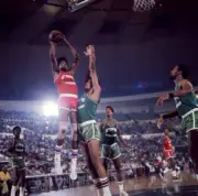 Julius Erving in action rebounds during game at Madison Square Gar- Old Photo