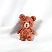 [KNITTY CRITTERS] Hello Crafts - Pouch Pals - Chuckle Charlie Bear - Crochet kit
