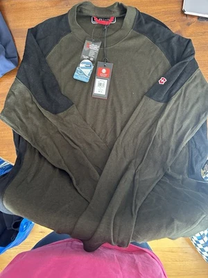 Victorinox Men’s Army Green & Black Sweater Pullover