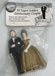 Wilton Vintage Wedding Cake Topper Golden 50th Anniversary Bride & Groom 3 1/2"