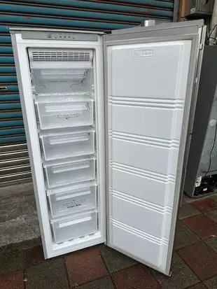 全誠家電---(3)中古華菱(220L）直立式冷凍櫃.桃園中壢二手家電