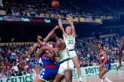 Larry Bird Boston Celtics shoots over the Washington Bullets durin- Old Photo