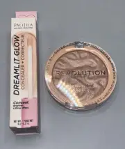 Revolution Beauty Powder Highlighter Reloaded Just My Type + Pacifica Concealer