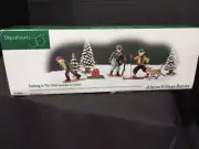 DEPARTMENT 56 Alpine Village SERIES " TREKKING IN THE SNOW "56202