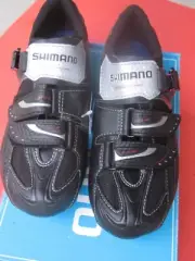 Shimano 41 EUR / 7.6 US Men's Pro Tour Road Cycling Shoes - SH-R106L spin new