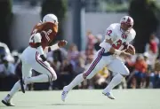 Football Craig James Of The Smu Mustangs Carries The Ball 1982 OLD PHOTO