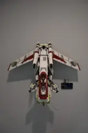 UCS Republic Gunship Wall Mount (75309)