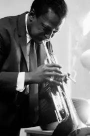604700 Miles Davis Playing Trumpet Composer Wall Print Poster