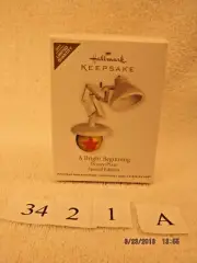 2011 Hallmark Keepsake Pixar Lamp A Bright Beginning Top Quality Unopened