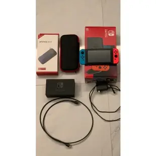 Nintendo Switch電力加強版，  與外帶Switch Storage Bag
