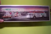 ++1989 HESS REPLICA TOY FIRE TRUCK WITH SOUND,BANK,LIGHT FLASHES,LR-18