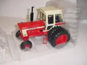 1/16 ERTL International 1466 Dealer Edition Tractor W/Duals W/Box!