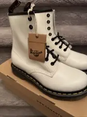 NIB DOCS MARTENS 1460 W White Smooth Leather Combat Boots US 7 UK 5
