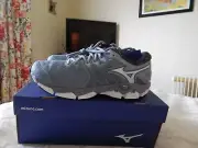 Mizuno Wave Horizon 3 womens shoes, size 9.5 US, Brand new in box