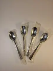 Set Of 4 Oneida Dinner Spoons
