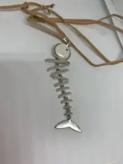 $35 Lucky Brand Fish scales with pearl head Leather Pendant Silver L13