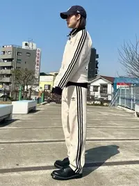 在飛比找Yahoo!奇摩拍賣優惠-adidas Originals Adicolor Clas