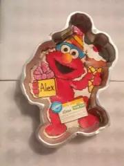 New Elmo Birthday Party Cake Pan 2105-4298 Makes a 15 3/4" Cake Same Day Ship