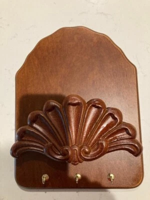 LETTER RACK WITH KEY HOLDERS,OLDE WILMINGTON MAHOGANY FINISH, WOOD, NEW IN BOX