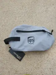 New Ashbury With Tag UPS Travel Bag Beauty Bag Zippered Shelf Wear