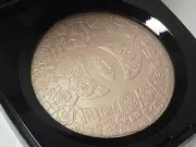 CHANEL Poudre Signee De Chanel Illuminating Powder SOLD OUT! Highlighter Camelia
