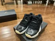 RARE Air Jordan 11 Retro Low (GS) Size 6Y Black/Gym Red-White-Sail 528896 001