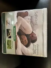 NEW! SafeRest Premium Waterproof, Hypoallergenic Mattress Protector - King Size