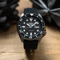 在飛比找PChome24h購物優惠-SEIKO 精工 5 Sports 系列黑武士機械錶 (4R